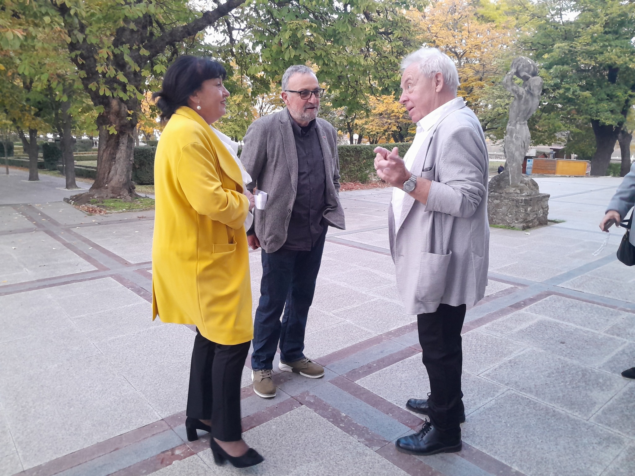 Изложба „Ретроспектива“ в ХГ „Никола Петров“